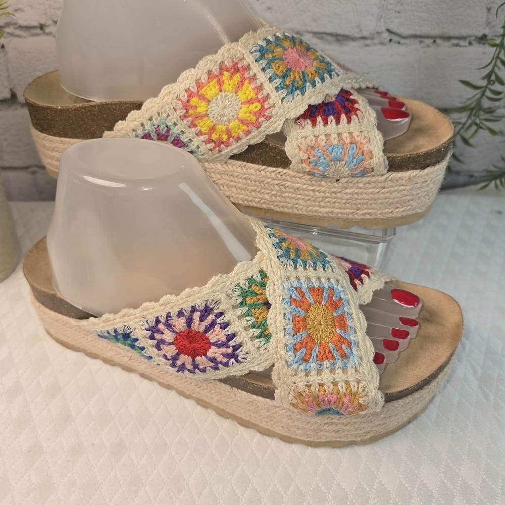 DIRTY LAUNDRY PLAYS COLORFUL CROCHET ESPADRILLE PLATFORM SANDALS CORK SOLE 9 EUC - Picture 3 of 8